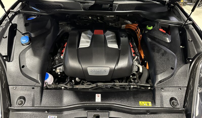 2018 Porsche Cayenne E-Hybrid full
