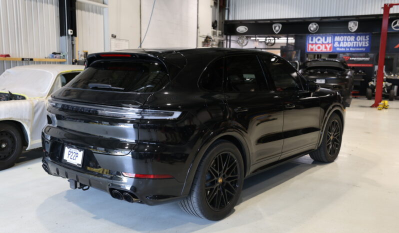 2025 Porsche Cayenne GTS full