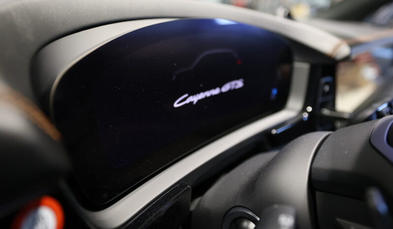 2025 Porsche Cayenne GTS full