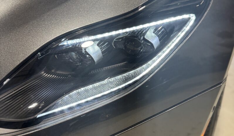 2021 Aston Martin DB11 Cabriolet full