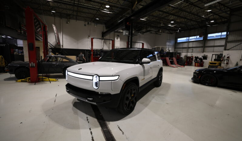 2023 RIVIAN R1S full
