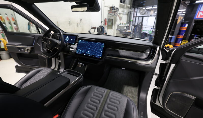 2023 RIVIAN R1S full