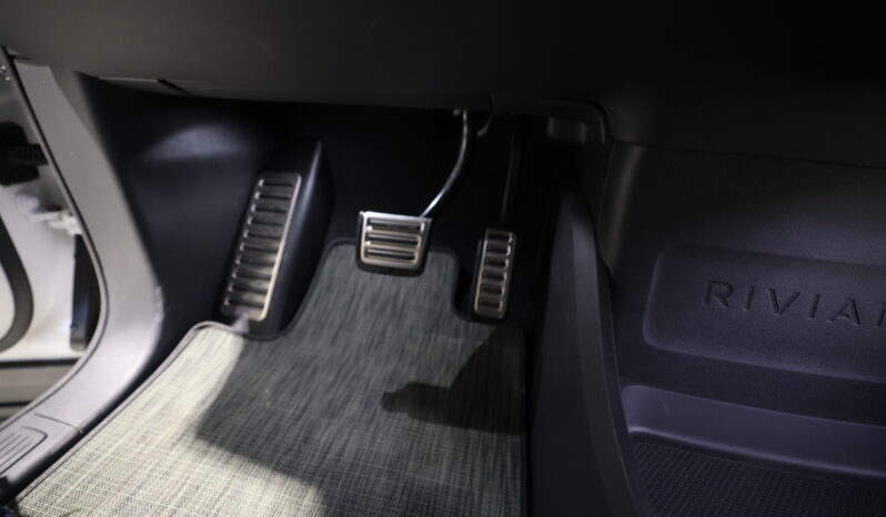 2023 RIVIAN R1S full